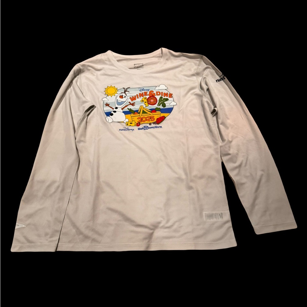 Brooks RunDisney wine and dine 10k olaf White Long Sleeve Tee size mens medium